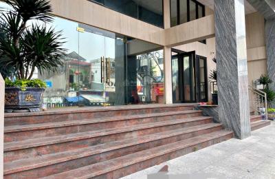 Cho thuê tầng 5 nguyên sàn 86m² + sân 235m², view sông, sát Quận 1 phù hợp làm F&B, văn phòng